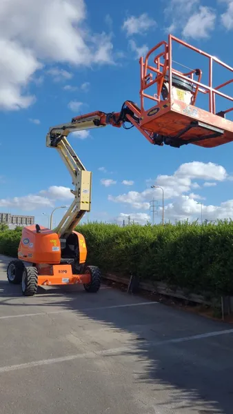 JLG 450AJ - במת זרוע מפרקית של ליפטרנט