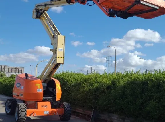 במת זרוע מפרקית JLG 450AJ