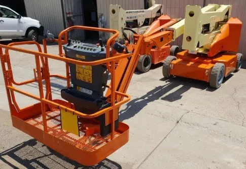 JLG E400AJPN - במת זרוע מפרקית של ליפטרנט